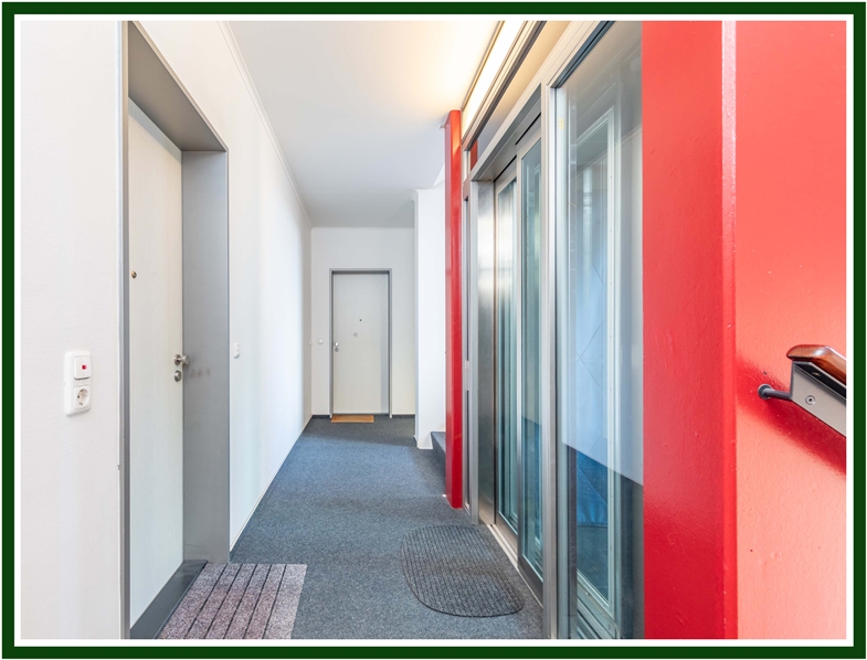 Flur Aufzug oL Etagenwohnung Hamburg