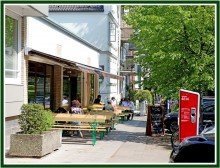 Cafe auch Eclair-Ex Over the top - Sonnige Endetage inkl. 2 Tiefgaragen in Eppendorf!