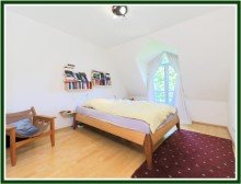 Schlafzimmer-Ex Over the top - Sonnige Endetage inkl. 2 Tiefgaragen in Eppendorf!